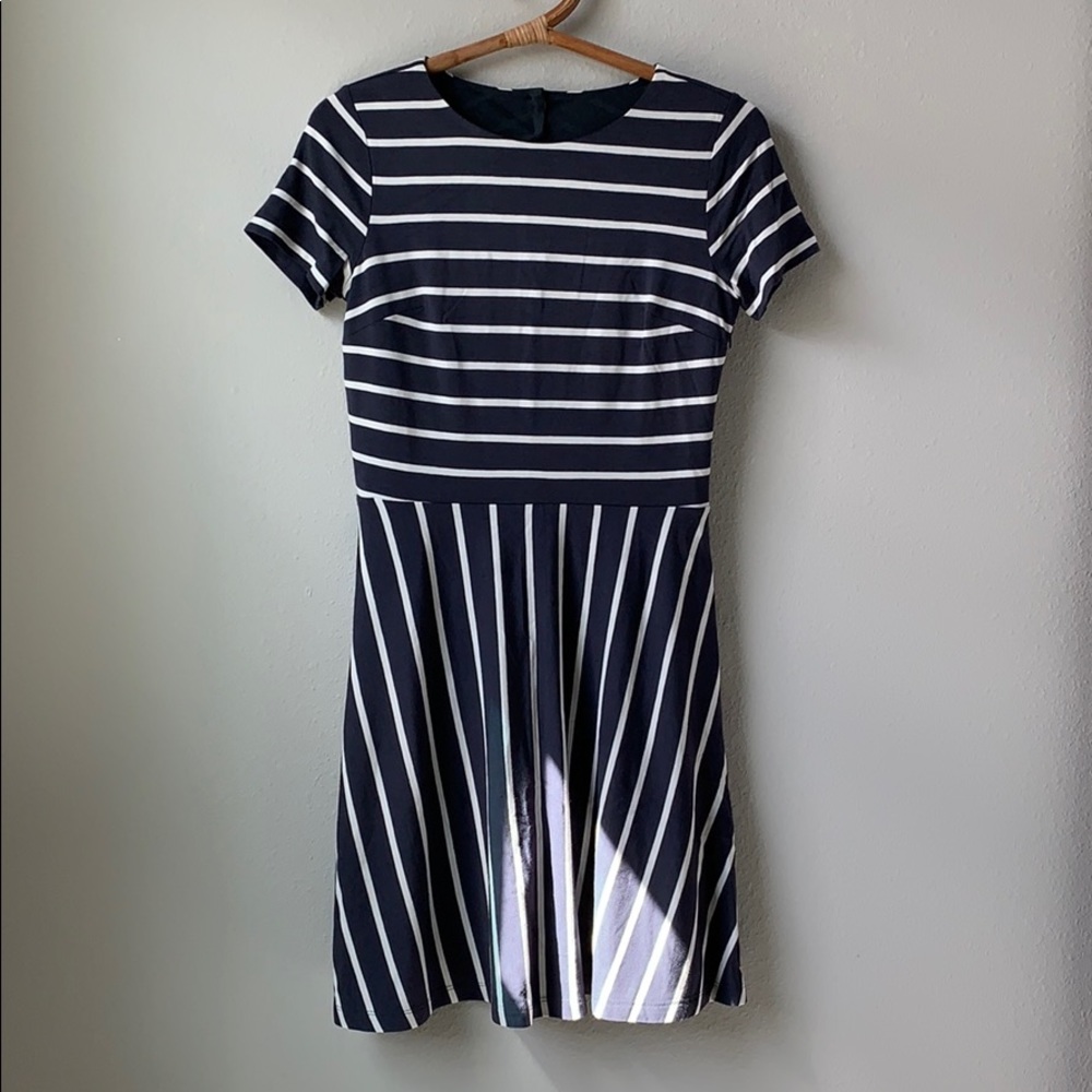 🎈 DONATED 🎈 striped fit & flare dress